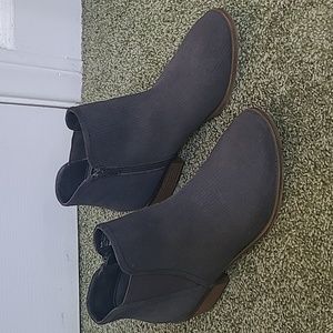Gray Kensie Ankle Booties
